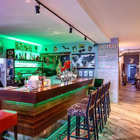 Gæstehus Plaza & - Cafe & Bar