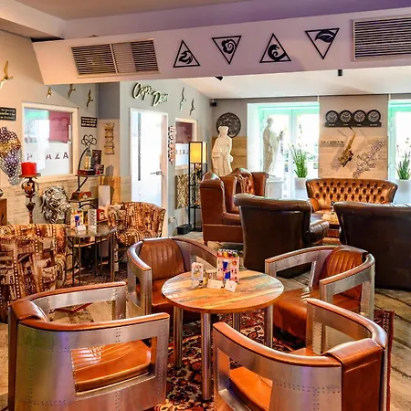 Gæstehus Plaza & - Cafe & Bar Enns