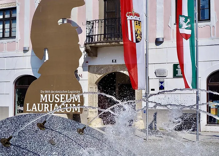 Plaza & - Cafe & Bar Konukevi