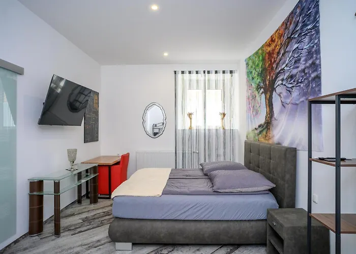 Konukevi Plaza & - Cafe & Bar