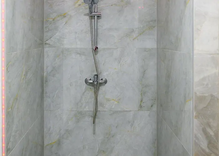 Konukevi Plaza & - Cafe & Bar 3*