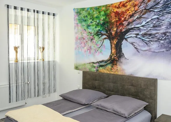 Konukevi Plaza & - Cafe & Bar Enns