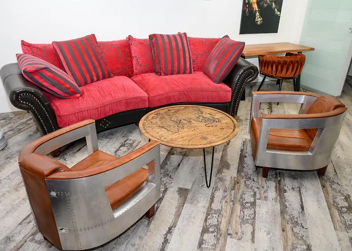 Plaza & - Cafe & Bar Konukevi 3*