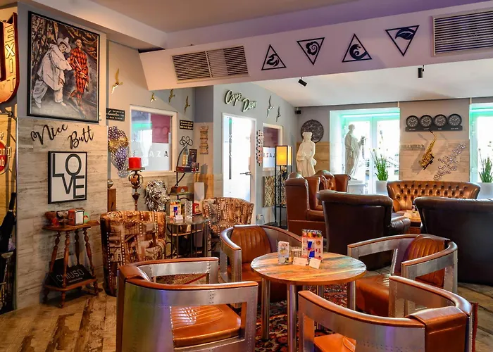 Konukevi Plaza & - Cafe & Bar Enns