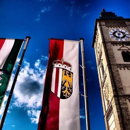 Plaza & - Cafe & Bar 3*