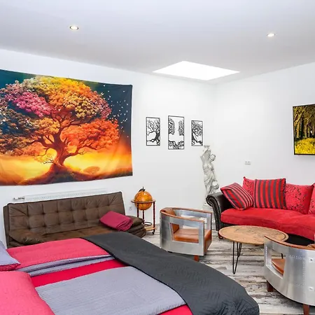 Vendégház Plaza & - Cafe & Bar 3*