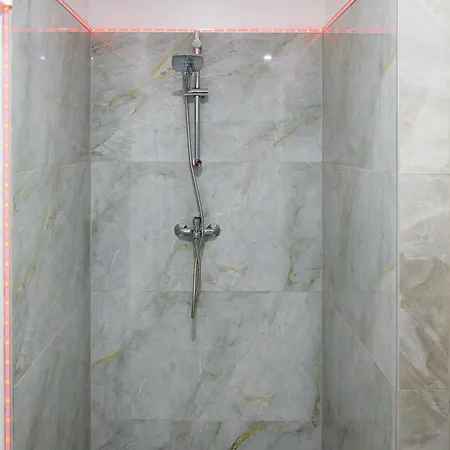 Vendégház Plaza & - Cafe & Bar 3*