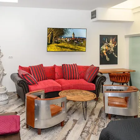 Plaza & - Cafe & Bar Vendégház