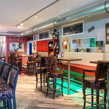 Plaza & - Cafe & Bar Vendégház