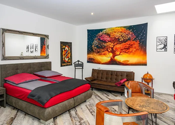 Plaza & - Cafe & Bar Guest house