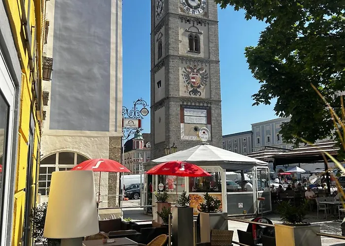 Plaza & - Cafe & Bar 3*